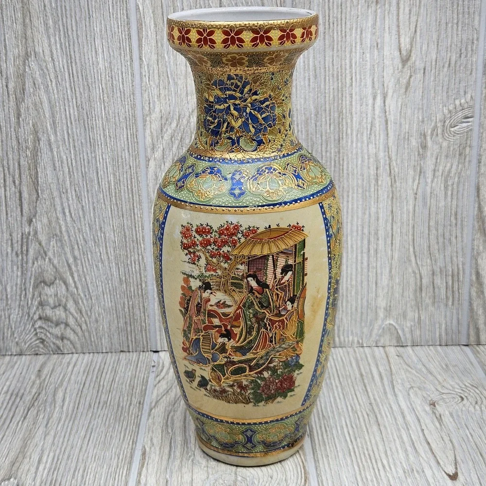 Vintage Satsuma Style Porcelain‎ Vase Moriage Gold Gilt Hand Painted Figures